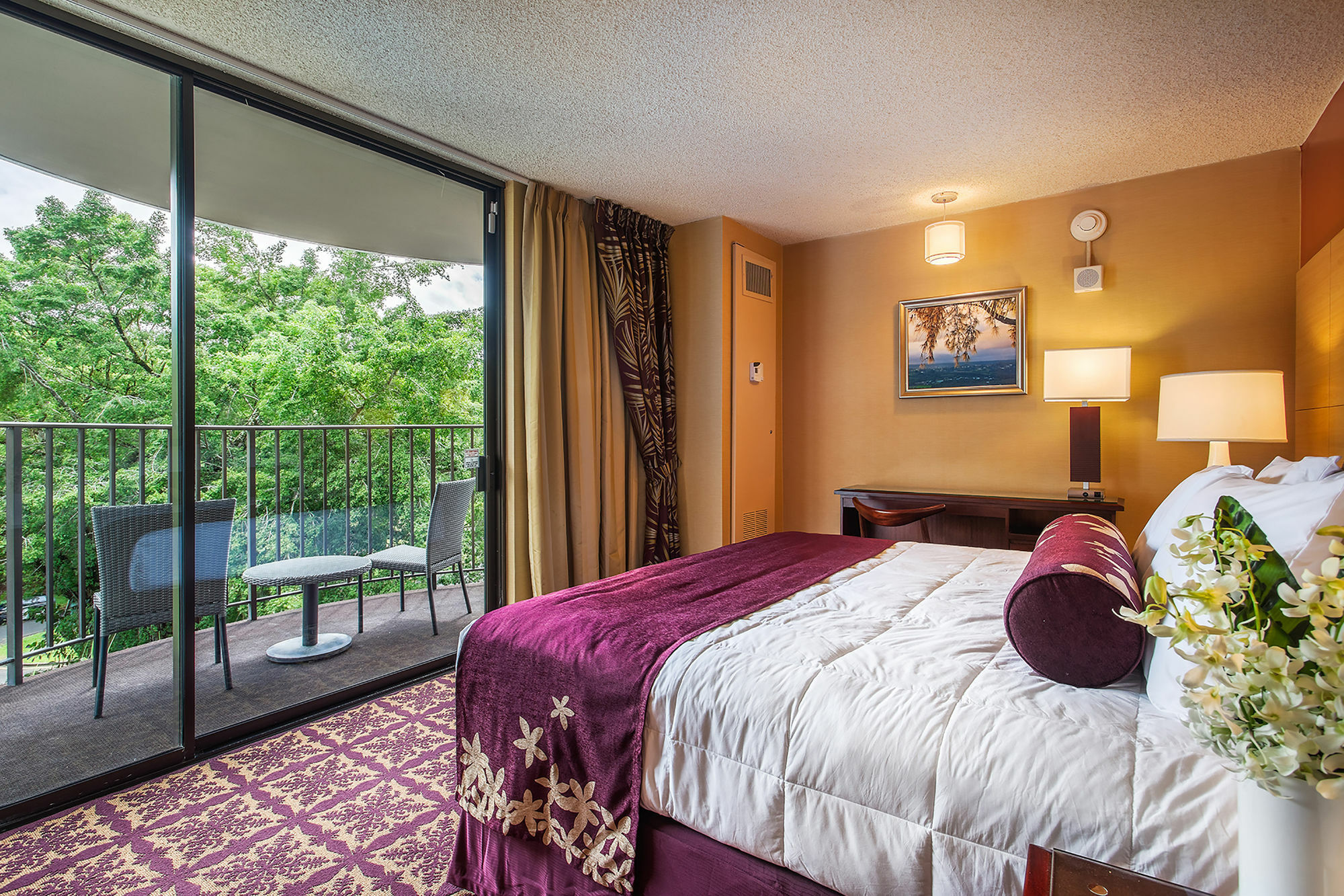 Hawaiian Hotel, Trademark Collection By Wyndham Hilo
